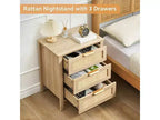 Comodino in Rattan 21.7L x 15.7W x 25H Finitura Rovere con 3 Cassetti in Rattan Naturale, Gambe in Legno Massello, Tavolino Boho per Camera da Letto e Soggiorno