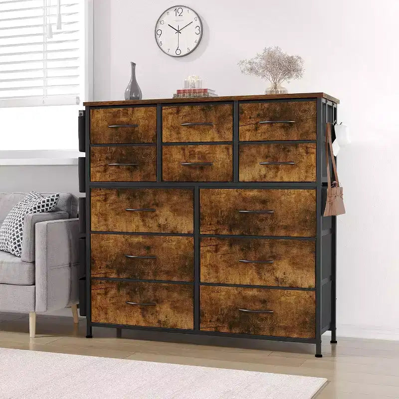 Cassettiera alta 90 cm per camera da letto con 12 cassetti, comò con tasche laterali e ganci, robusto telaio in acciaio, piano in legno, maniglia facile da tirare