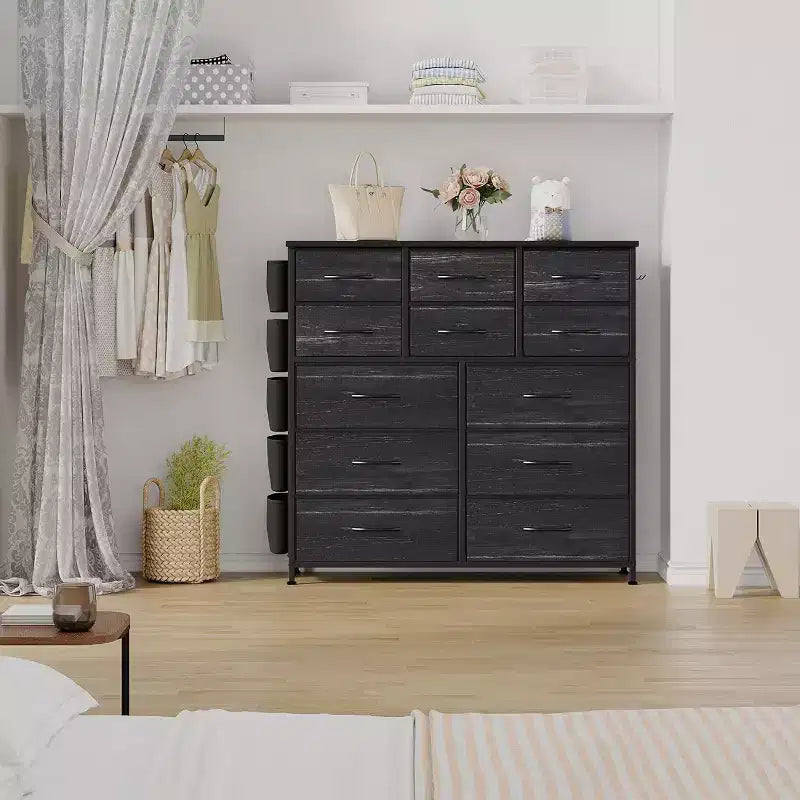 Cassettiera alta 90 cm per camera da letto con 12 cassetti, comò con tasche laterali e ganci, robusto telaio in acciaio, piano in legno, maniglia facile da tirare