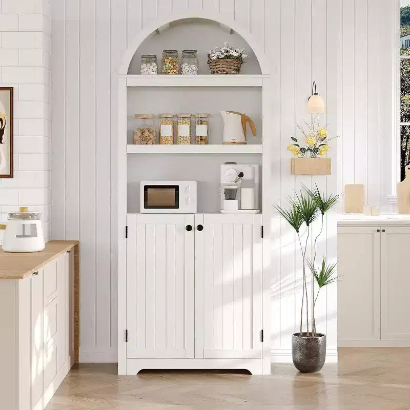 Mobile dispensa alto in legno con piano ad arco, libreria a 5 ripiani con ante, credenza regolabile per soggiorno e cucina